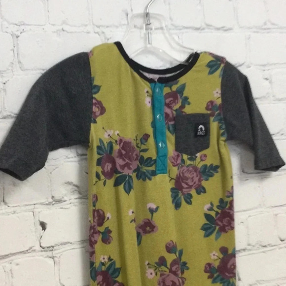 Rags Long Sleeve Rose Romper or Sleeper size 12-18M - Picture 2 of 6